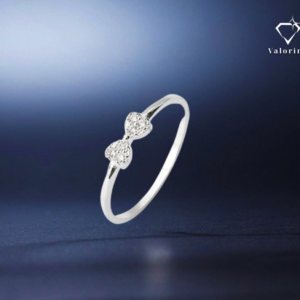 Chiếc nhẫn được chế tác từ bạc S925 cao cấp.